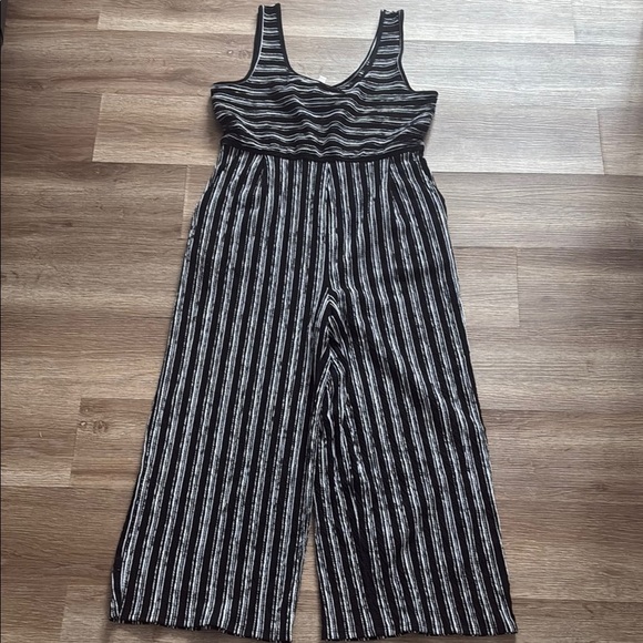 Xhilaration Jumpsuit - Picture 1 of 5